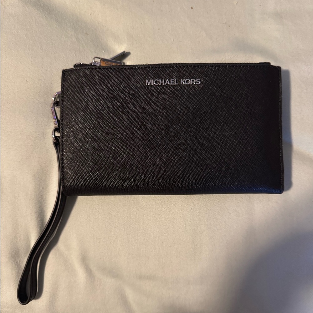 NWOT defect Michael Kors Black Wristlet